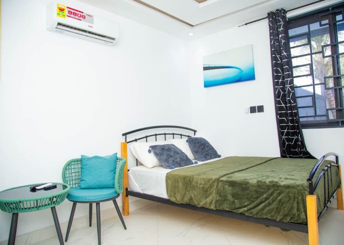 Genral’s Lounge-Room 2-9